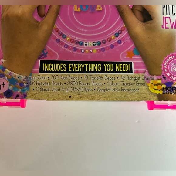 Your Décor Ultimate Jewelry Center Craft Kit – 3,000 Beads, 30+ Jewelry Pieces - Picture 14 of 16